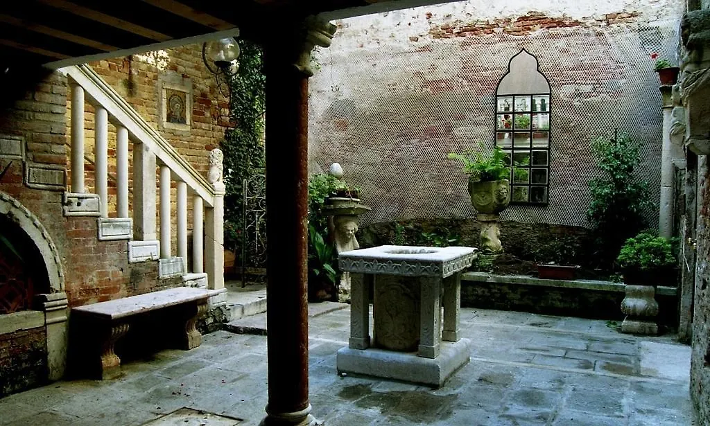 B&B Ca' Pier 3*, Venice Italy